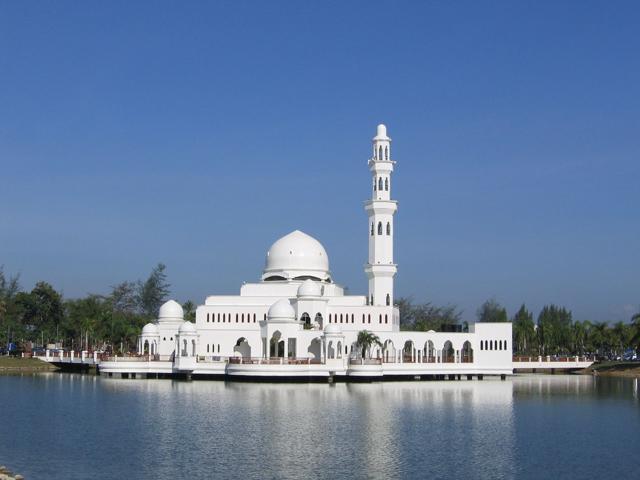 Tengku Tengah Zaharah Mosque